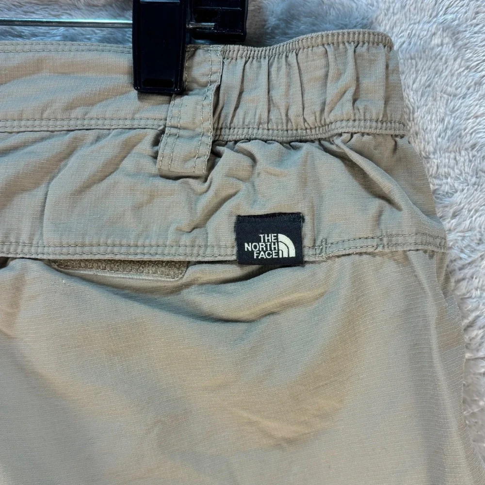 The North Face Men's Cargo Hiking Shorts Tan Nylon Trail Outdoor Pockets Size M‎
